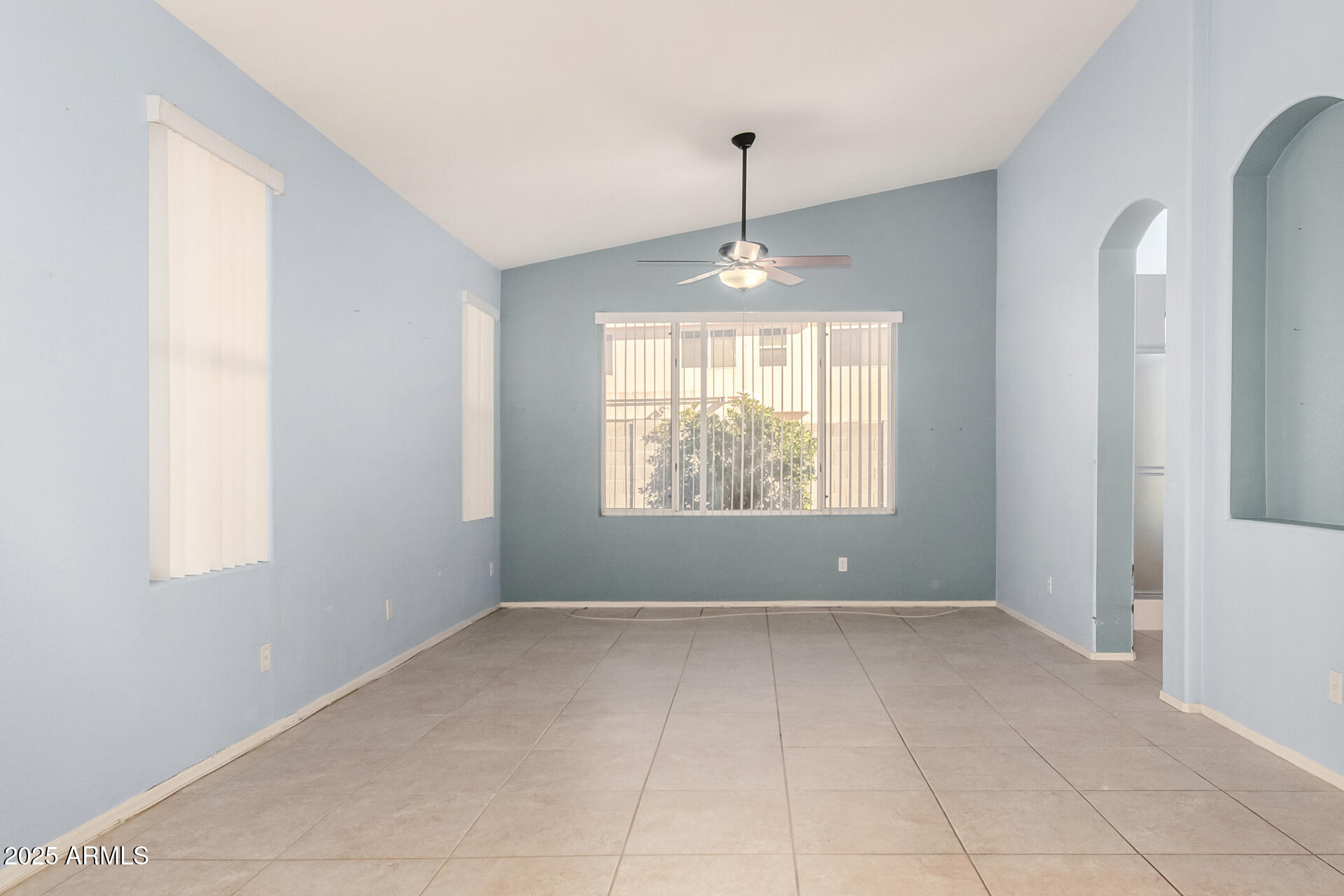 1402 East Shannon Street Chandler, AZ 85225 - Photo 18 of 35 Primary Bedroom
