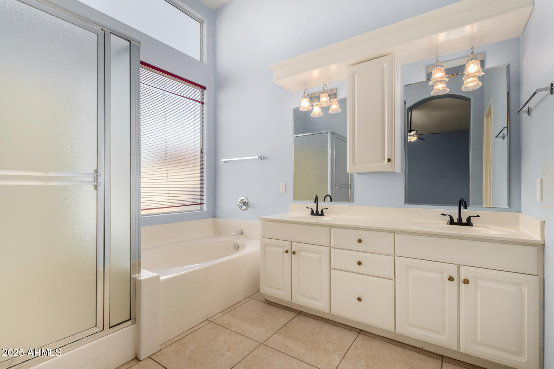 1402 East Shannon Street Chandler, AZ 85225 - Photo 19 of 35 Primary Bathroom