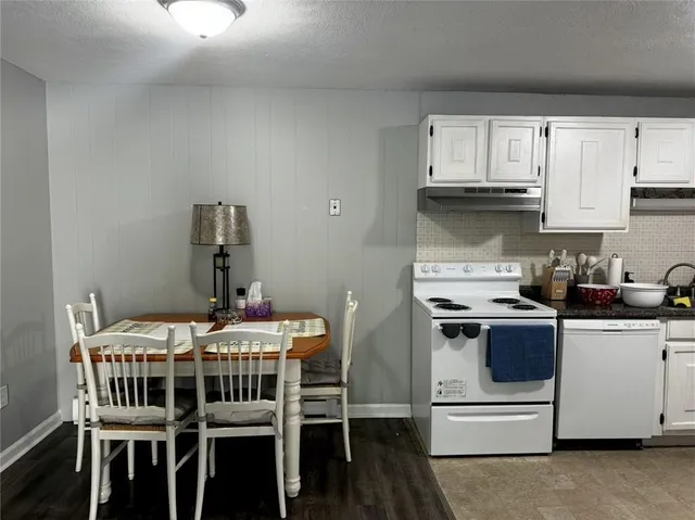 $1,450 | 300 Smithfield Road, Unit B552, North Providence, RI 02904