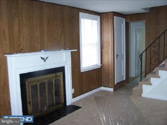 9 Medbury Road Wallingford, PA 19086 - Photo 2 of 5 Living Room