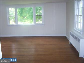 9 Medbury Road Wallingford, PA 19086 - Photo 4 of 5 Bedroom - Main