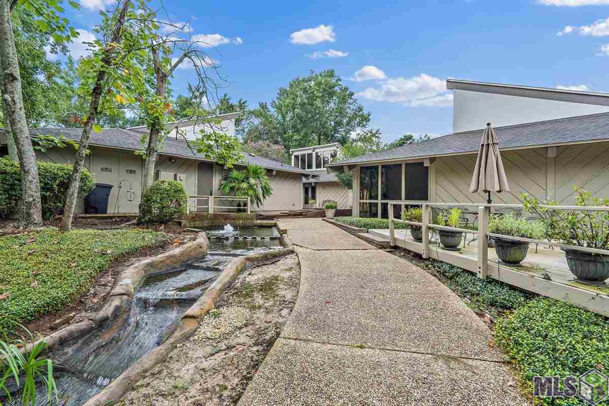 1554 Applewood Road Baton Rouge, LA 70808 - Photo 37 of 45 Walkway to Clubhouse