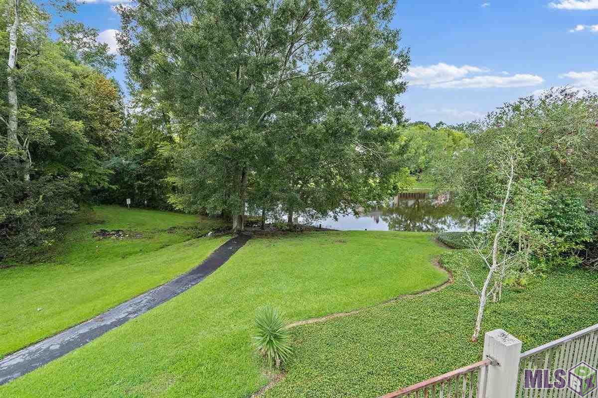 1554 Applewood Road Baton Rouge, LA 70808 - Photo 41 of 45 Walkway to Lake