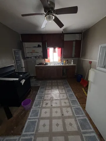 $60,000 | 439 5th Avenue, Moline, IL 61265