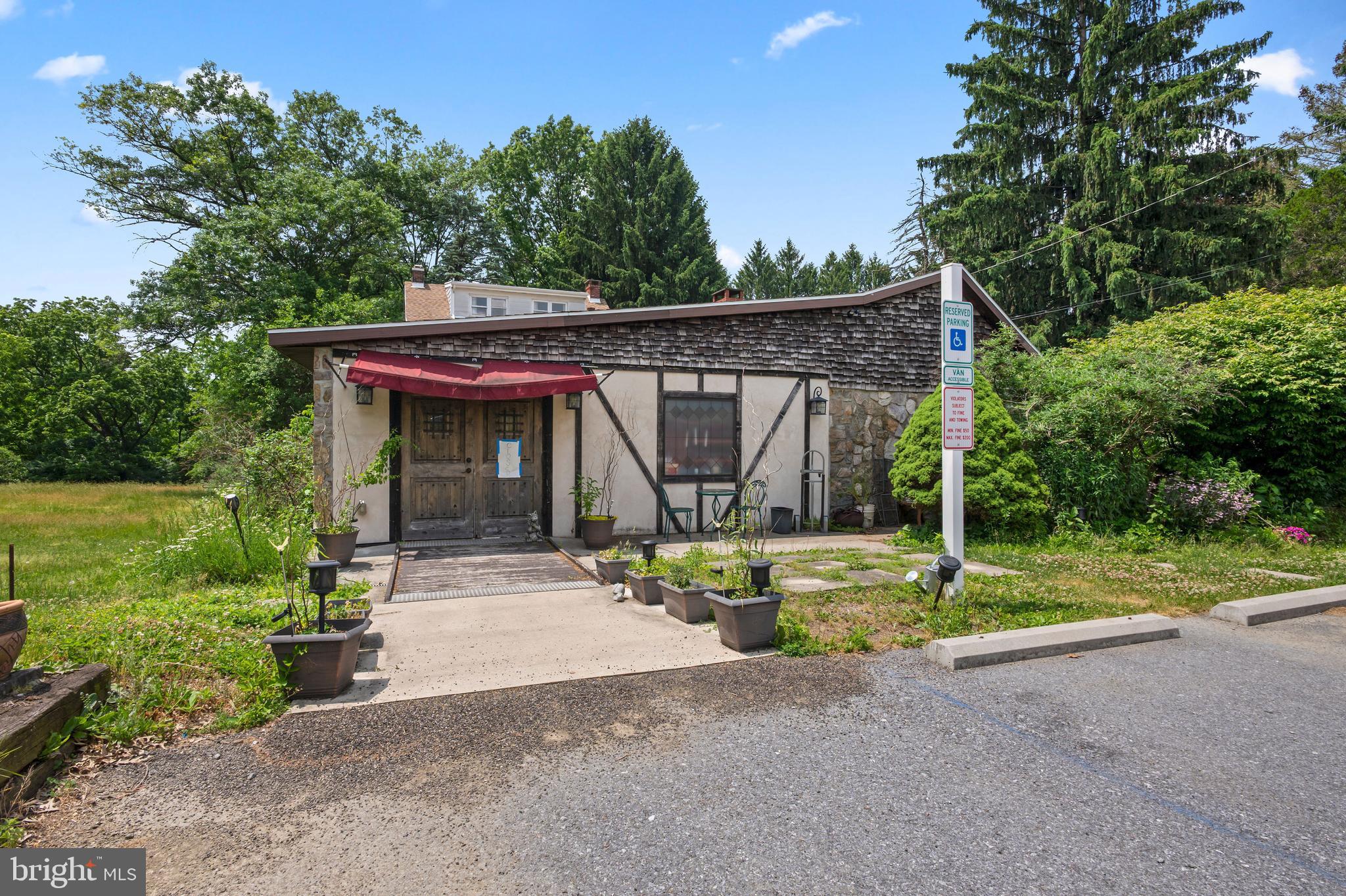 564 Blandon Road Fleetwood, PA 19522 - Photo 4 of 45 a front view of a house with garden