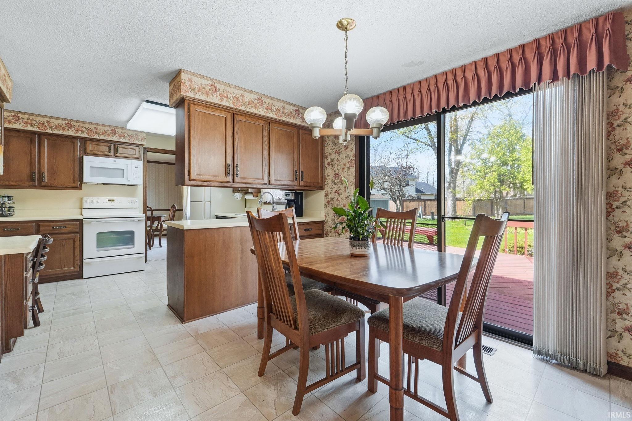 5723 Oak Fall Road Fort Wayne, IN 46845 - Photo 13 of 36