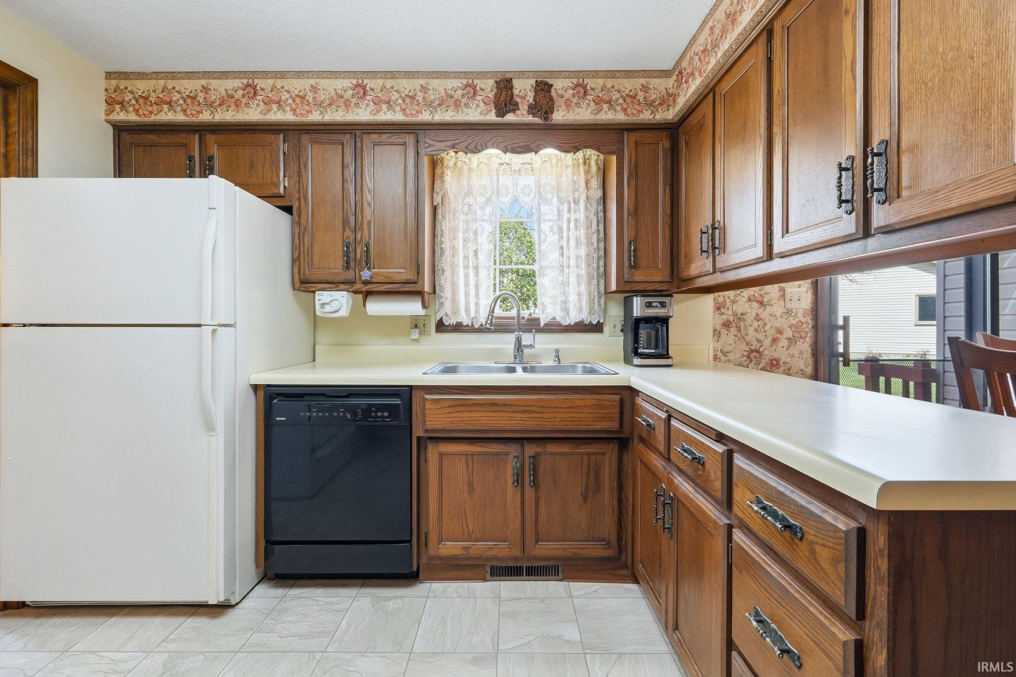 5723 Oak Fall Road Fort Wayne, IN 46845 - Photo 15 of 36