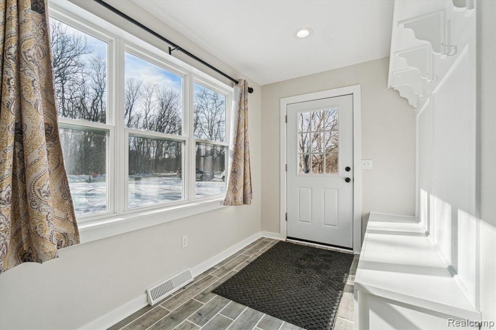 5815 East Allen Road Howell, MI 48855 - Photo 6 of 43