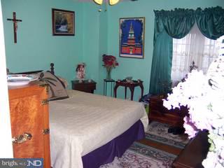 228 Springton Road Upper Darby, PA 19082 - Photo 4 of 6