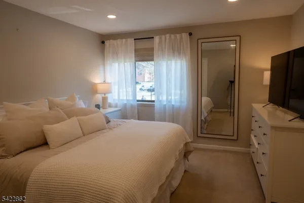 $450,000 | 166 Sandcastle Key, Unit 1, Secaucus, NJ 07094