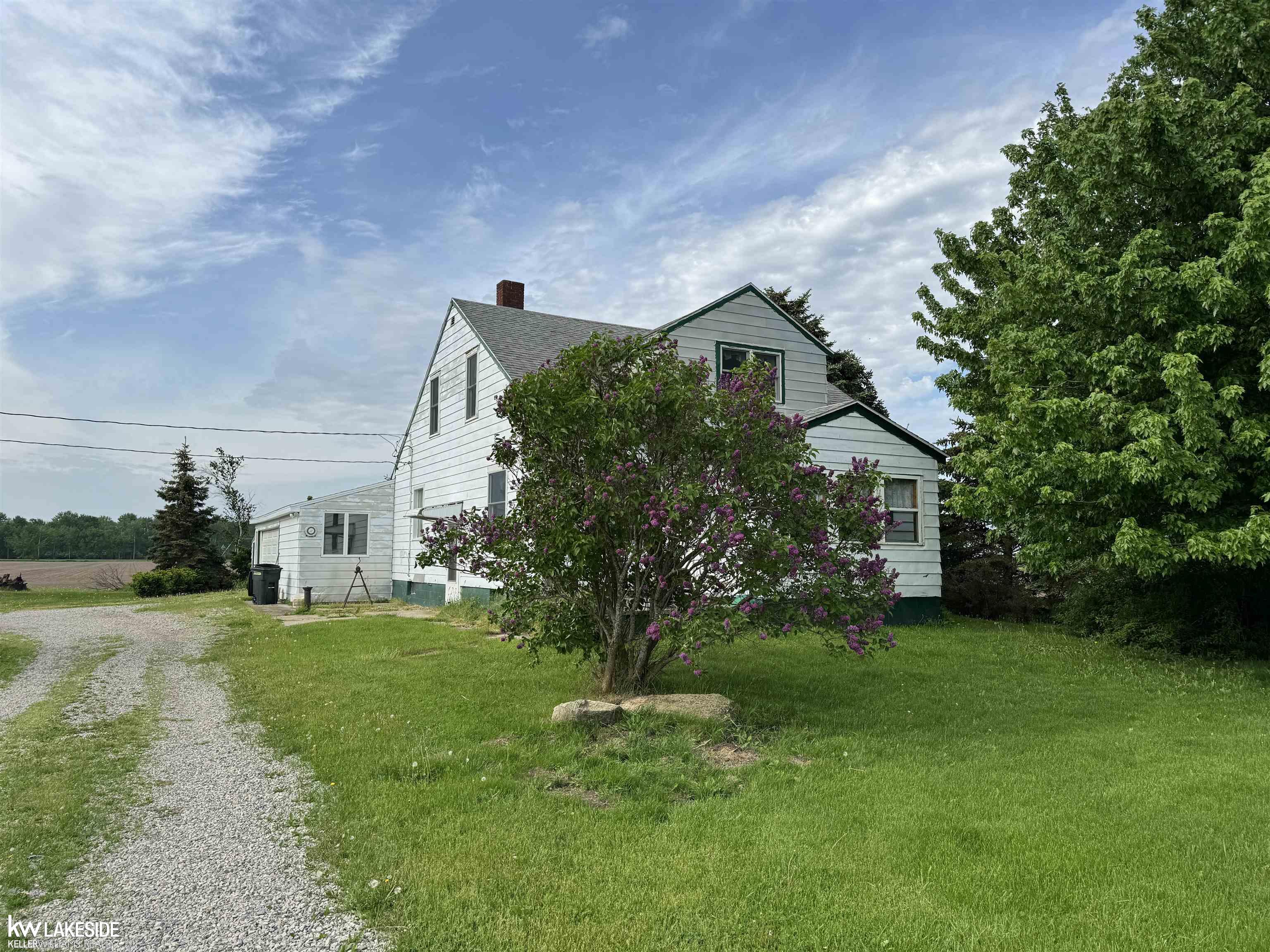 433 Oak Beach Road Kinde, MI 48445 - Photo 2 of 29 50142874-12d12cb3-e7ee-4033-8b8a-9b6477ab3bb7.JPG