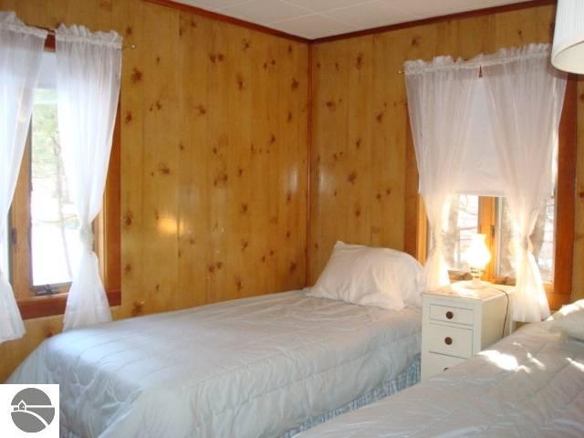 8927 Skegemog Point Road Williamsburg, MI 49690 - Photo 19 of 25 1733642-18.JPG