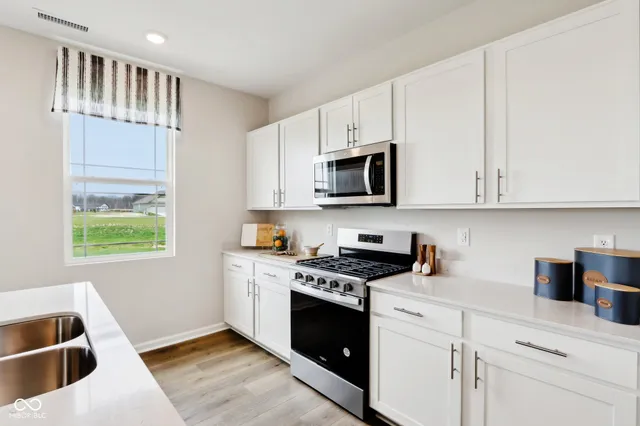 $340,900 | 1339 Phillips Drive, Greenfield, IN 46140