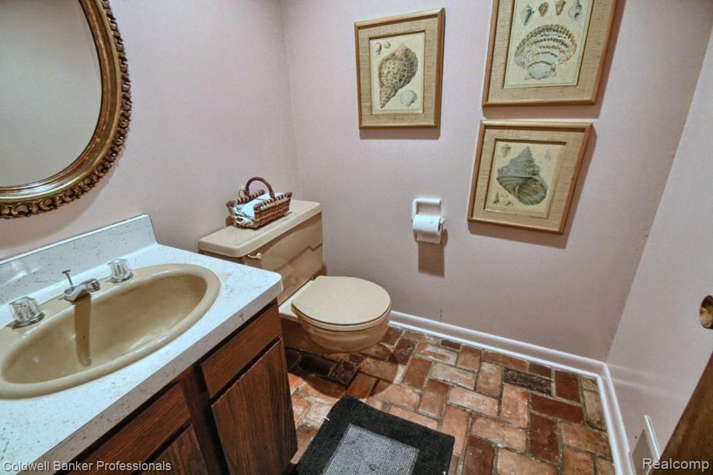 9777 Warren Road Plymouth, MI 48170 - Photo 20 of 32 Powder Room 2