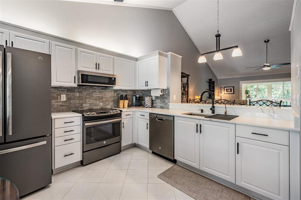1801 East Lake Road South, Unit 6J Palm Harbor, FL 34685 - Photo 5 of 45