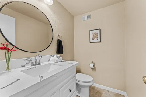 $265,000 | 1112 Bering Drive, Unit 67, Houston, TX 77057