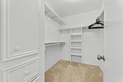 $265,000 | 1112 Bering Drive, Unit 67, Houston, TX 77057