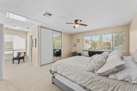 $265,000 | 1112 Bering Drive, Unit 67, Houston, TX 77057