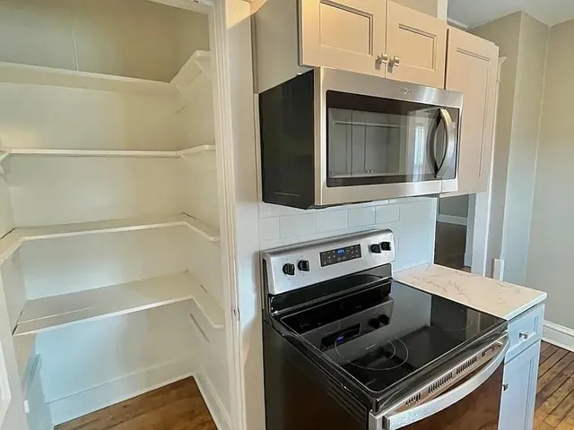 $419,000 | 37 East 32nd Street, Kansas City, MO 64111