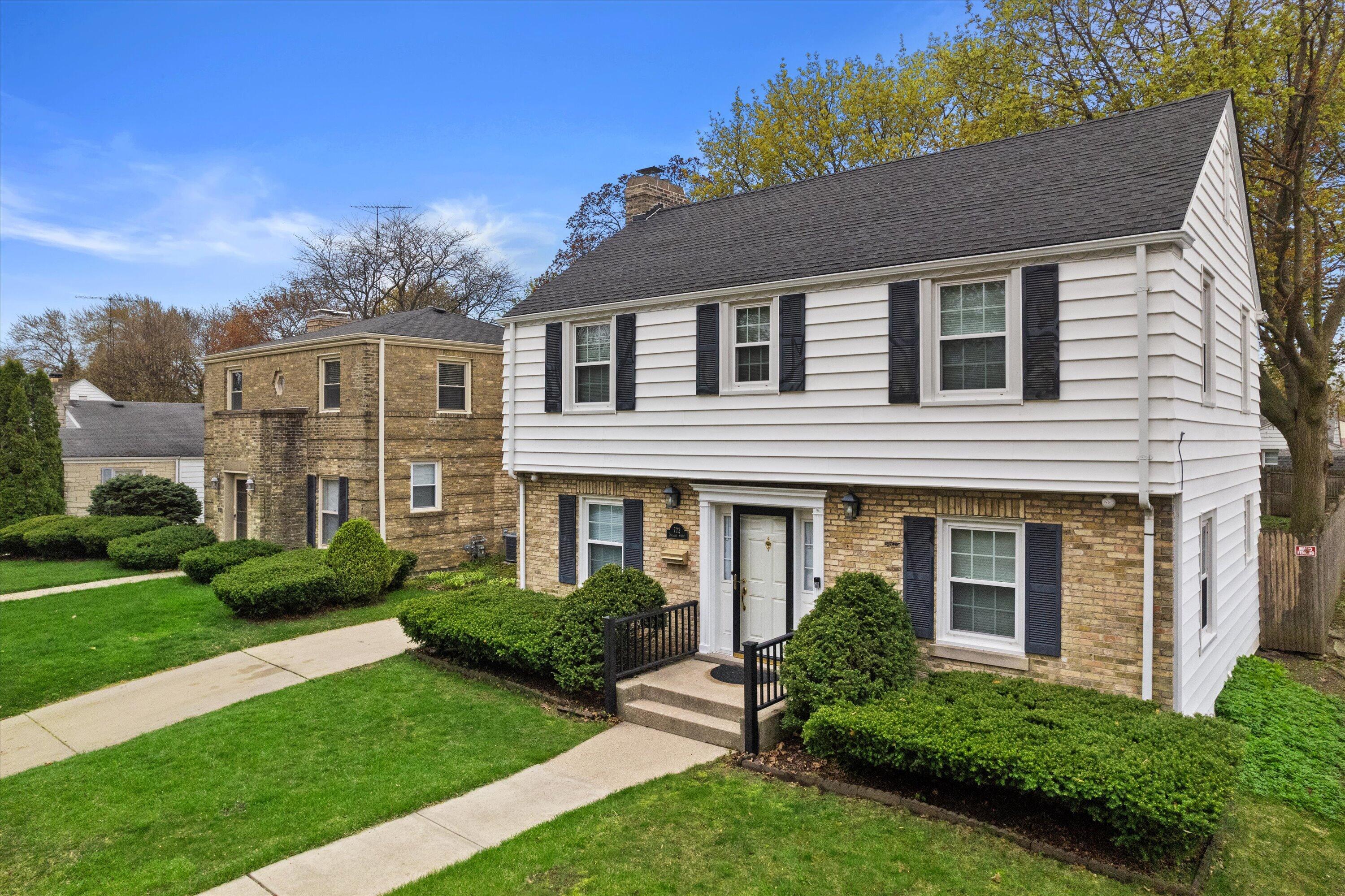 722 Orchard Street Racine, WI 53405 - Photo 2 of 42 35-DJI_0458