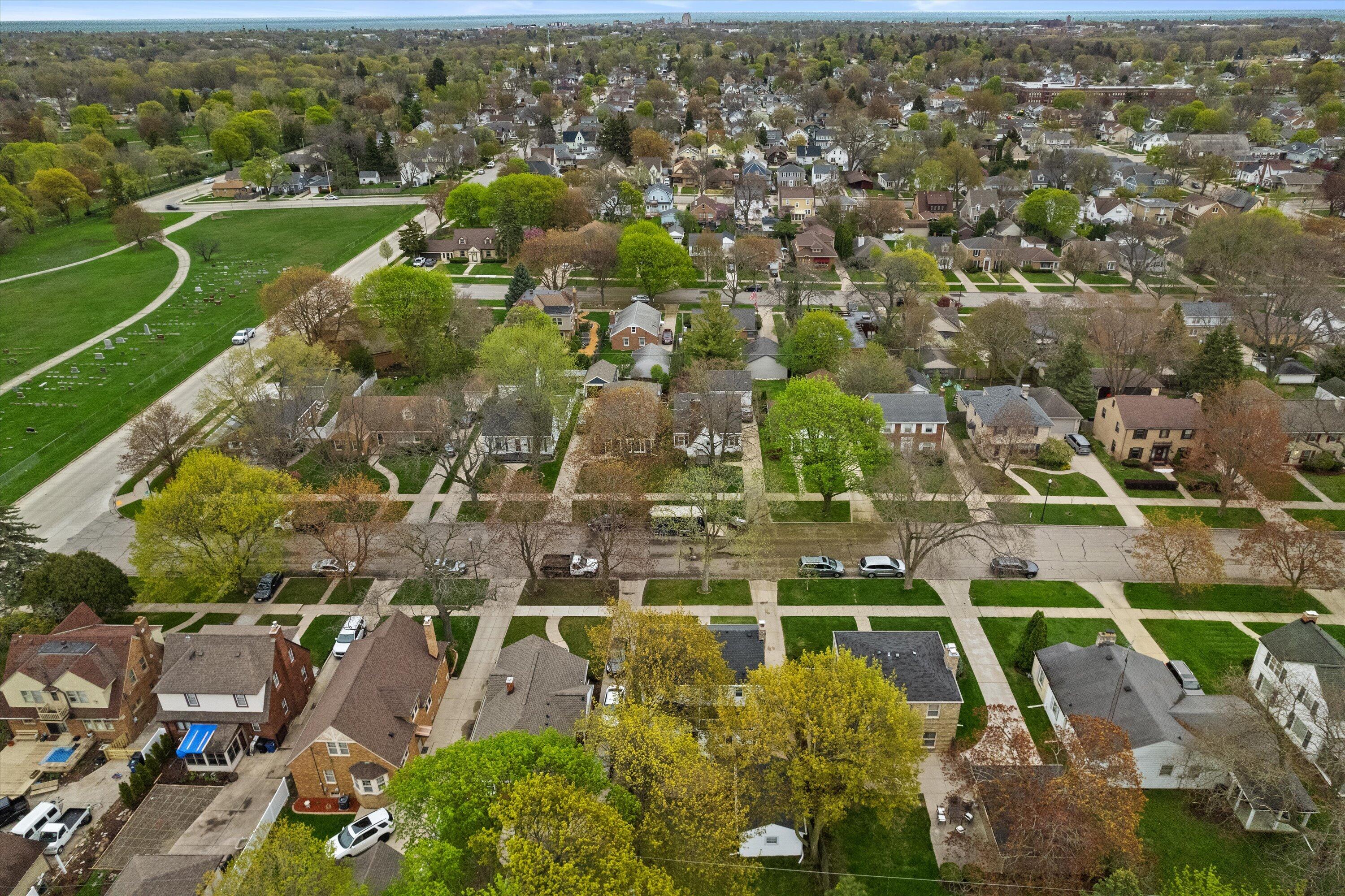 722 Orchard Street Racine, WI 53405 - Photo 31 of 42 33-DJI_0446