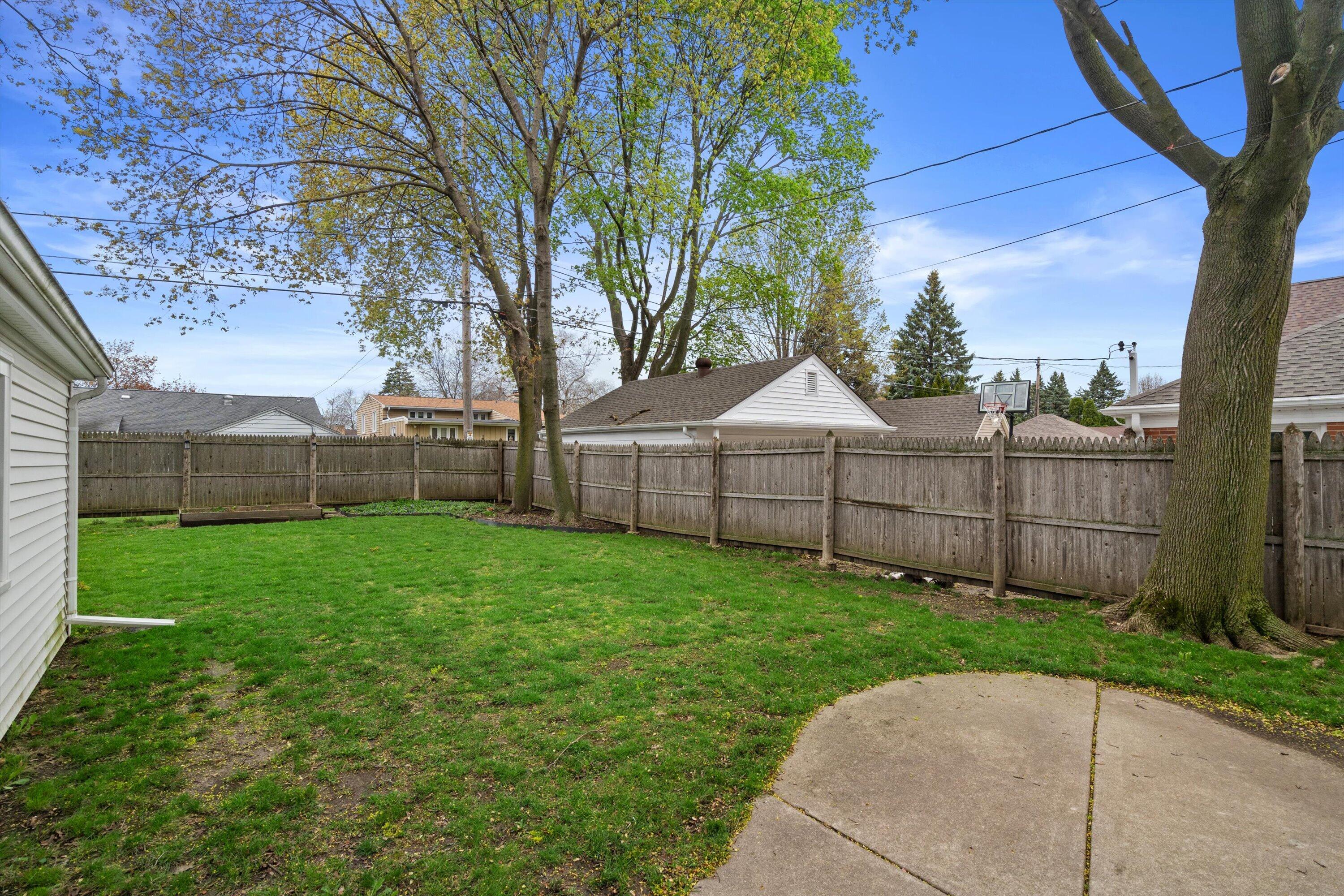 722 Orchard Street Racine, WI 53405 - Photo 37 of 42 40-DSC00595