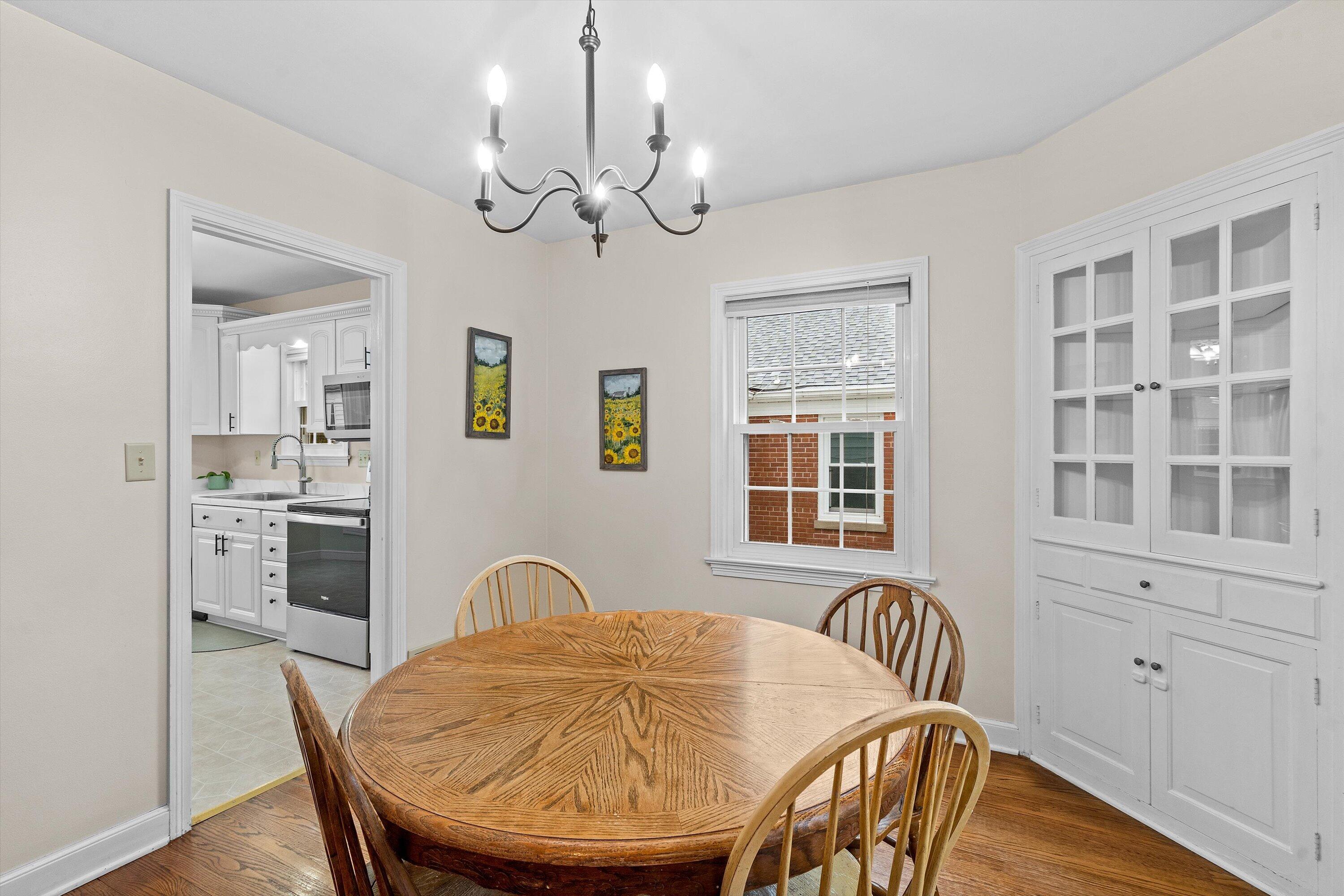 722 Orchard Street Racine, WI 53405 - Photo 10 of 42 Dining Room
