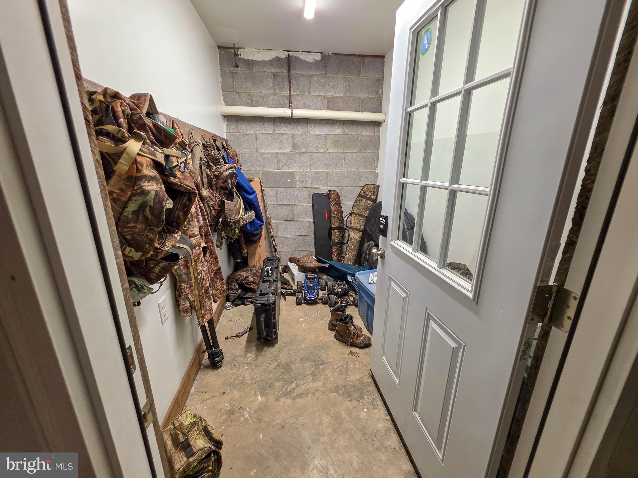 14637 Bain Road Hancock, MD 21750 - Photo 39 of 109 Lockable storage room