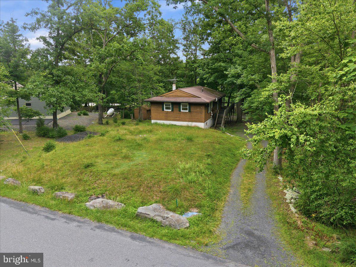 2342 Eagle Path Bushkill, PA 18324 - Photo 29 of 49 Gallery Image 29