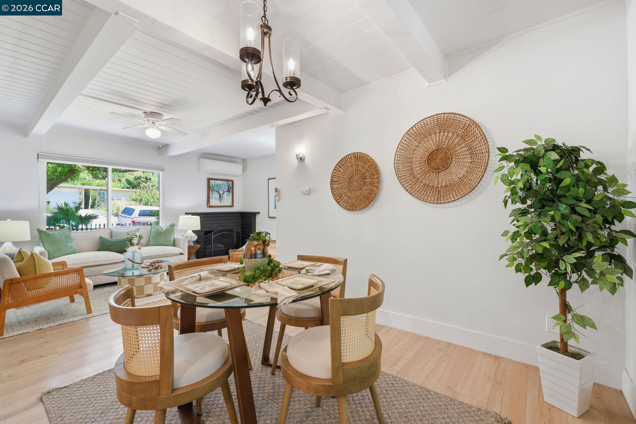 2082 Overhill Road Concord, CA 94520 - Photo 8 of 30