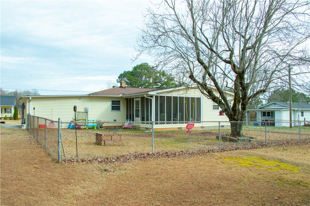 206 Torrington Road Walhalla, SC 29691 - Photo 5 of 30 Gallery Image 5