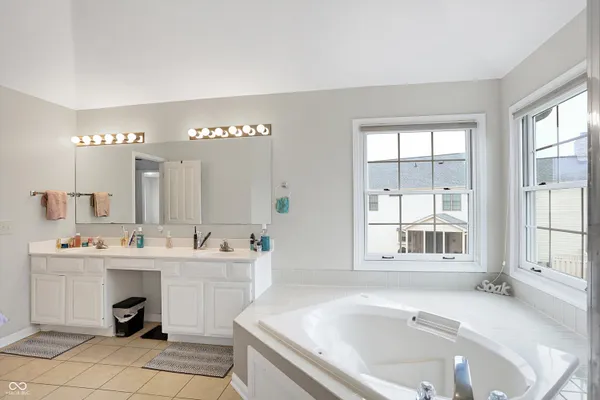 $2,950 | 13560 Kingsbury Drive, Carmel, IN 46032