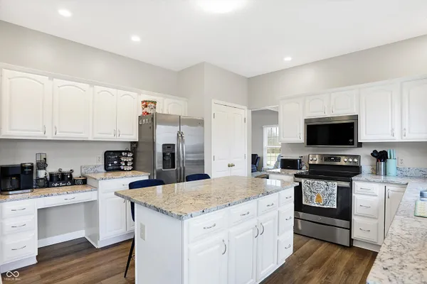 $2,950 | 13560 Kingsbury Drive, Carmel, IN 46032