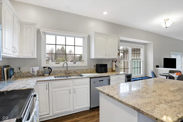 $2,950 | 13560 Kingsbury Drive, Carmel, IN 46032