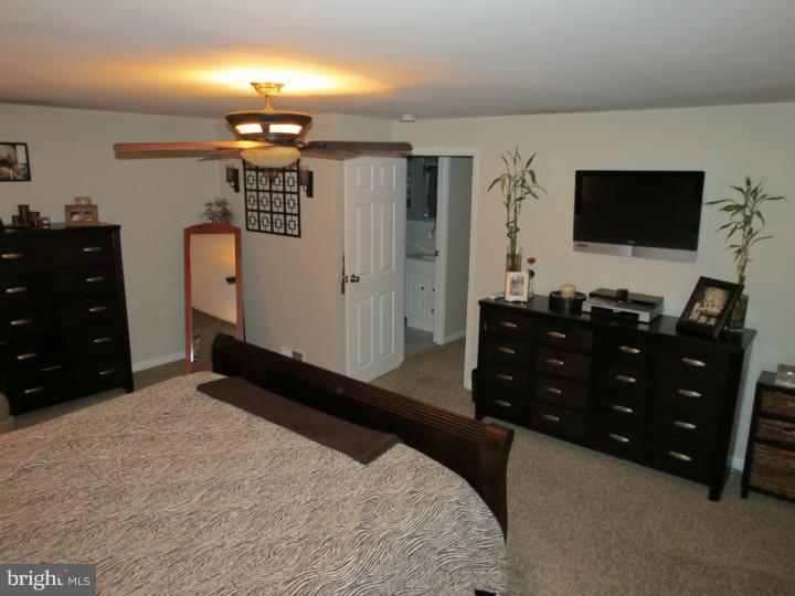 3317 Lester Road Philadelphia, PA 19154 - Photo 18 of 18 Bedroom - Main