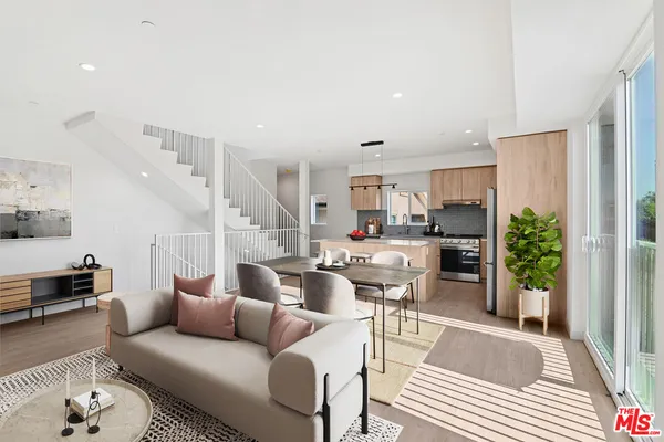 $6,450 | 2521 South Orange Drive, Los Angeles, CA 90016