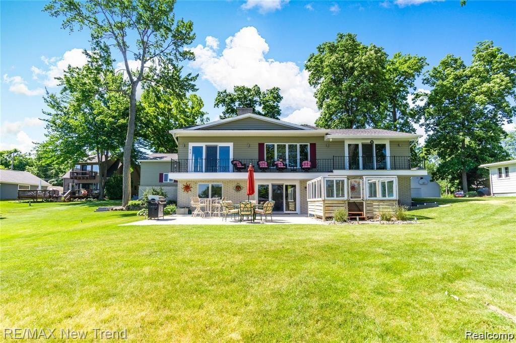 6768 Hatchery Road Waterford, MI 48329 - Photo 2 of 75 Gallery Image 2