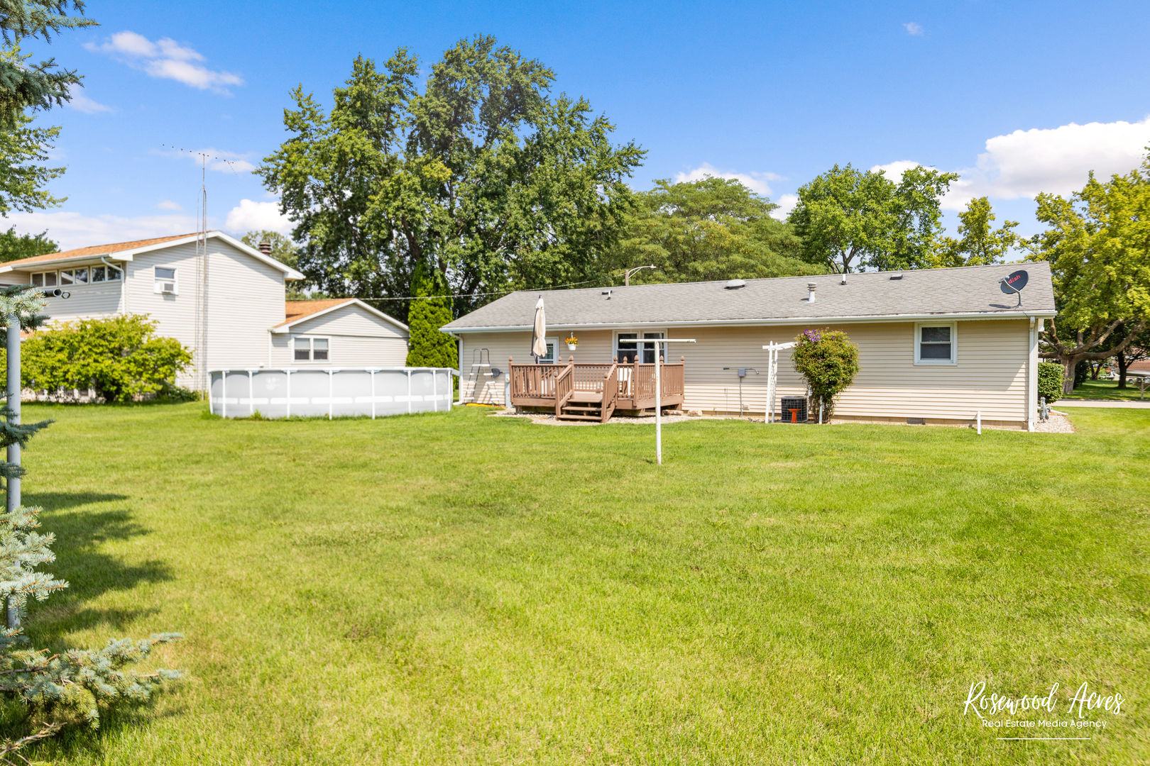 502 East 3rd Street Herscher, IL 60941 - Photo 2 of 15 a front view of a house with garden