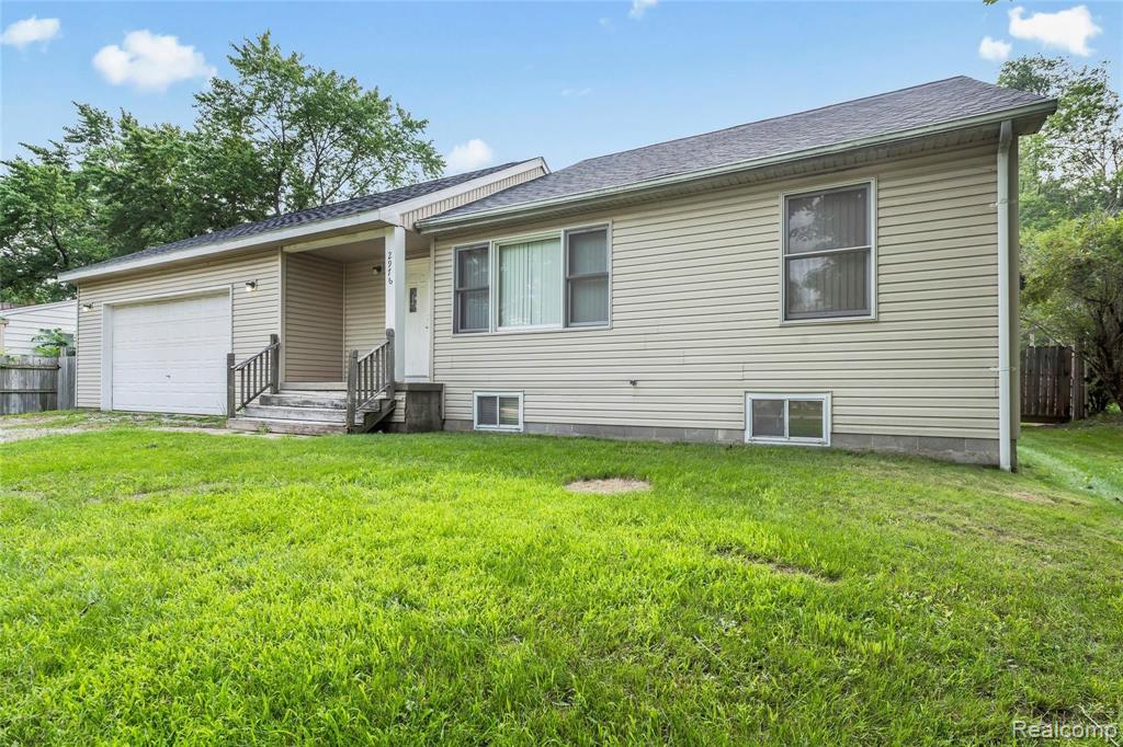 2976 Melvin Avenue Rochester Hills, MI 48307 - Photo 2 of 32