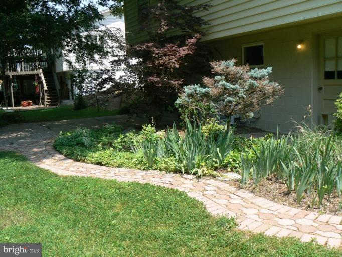 201 Poplar Road Sterling, VA 20164 - Photo 2 of 16 Custom Brick Sidewalk
