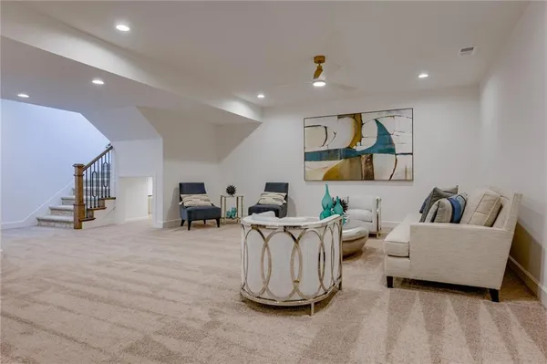 $776,055 | 25354 West 92nd Street, Lenexa, KS 66227