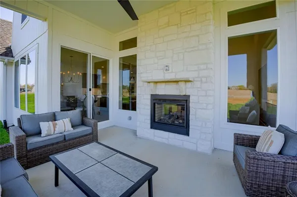 $776,055 | 25354 West 92nd Street, Lenexa, KS 66227