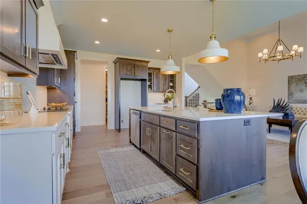 $776,055 | 25354 West 92nd Street, Lenexa, KS 66227