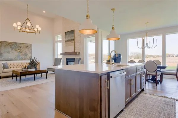$776,055 | 25354 West 92nd Street, Lenexa, KS 66227