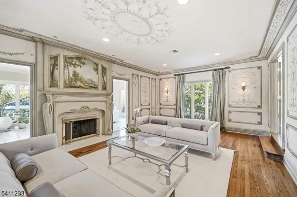$2,900,000 | 307 Freemans Lane, Franklin Lakes, NJ 07417