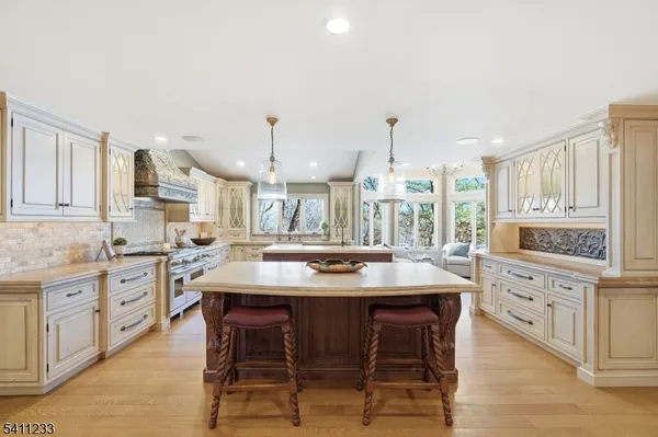 $2,900,000 | 307 Freemans Lane, Franklin Lakes, NJ 07417