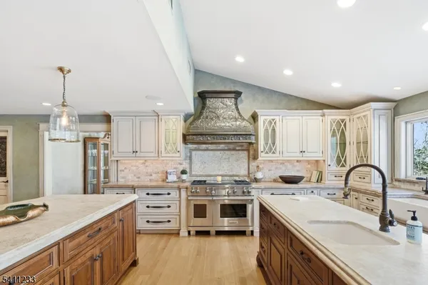 $2,900,000 | 307 Freemans Lane, Franklin Lakes, NJ 07417