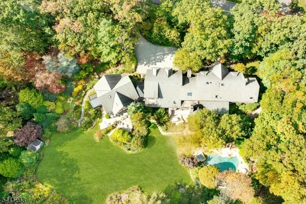 $2,900,000 | 307 Freemans Lane, Franklin Lakes, NJ 07417