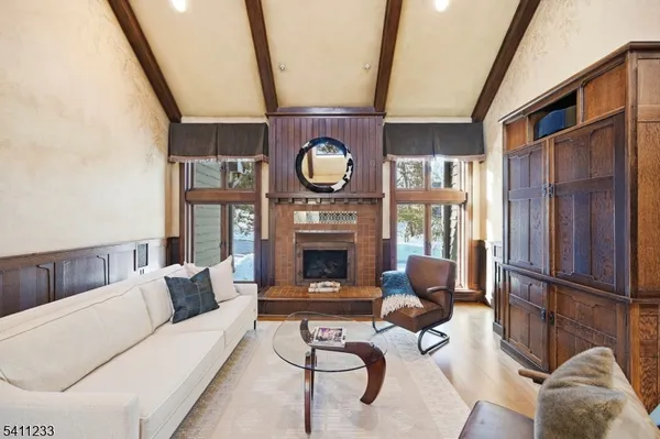 $2,900,000 | 307 Freemans Lane, Franklin Lakes, NJ 07417