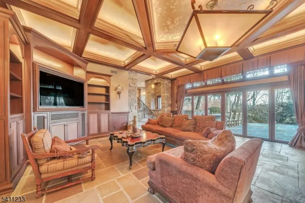 $2,900,000 | 307 Freemans Lane, Franklin Lakes, NJ 07417